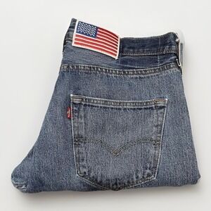Levi's 501 Men's Original Fit Jeans Button Fly 34x30 USA Patch On Back